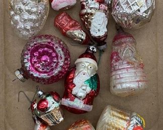 Lot 503 | ANTIQUE BLOWN GLASS ORNAMENT SET SILVER
