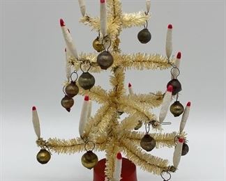 Lot 504 | ANTIQUE PIPE CLEANER CHRISTMAS TREE GLASS
