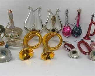Lot 507 | VTG GLASS MUSICAL INSTRUMENTS ORNAMENT LOT
