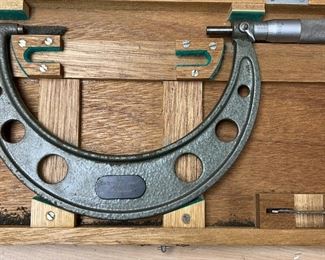 Lot 510 | MITUTOYO 5-6” MICROMETER TOOL NO. 103-220A
