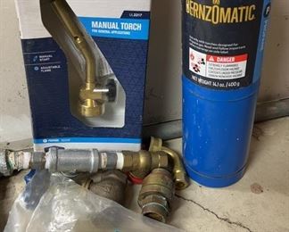 Lot 524 | MANUAL TORCH PROPANE PIPE REPAIR PLUMBING
