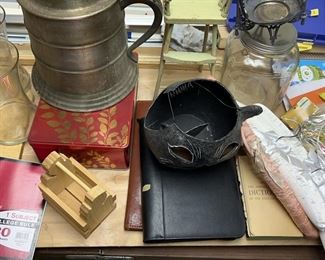 Lot 527 | BUNDLE LOT AS FOUND MICHIGAN BASKET ICE BUCKET
