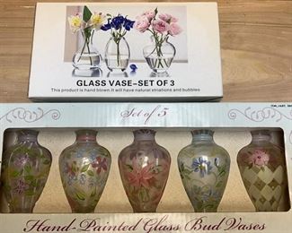 Lot 528 | NIB VASES HANDPAINTED HAND BLOWN GLASS
