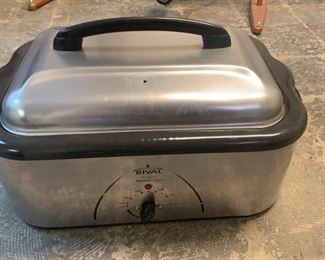 Lot 545 | RIVAL 20 QUART ROSTER OVEN TESTED
