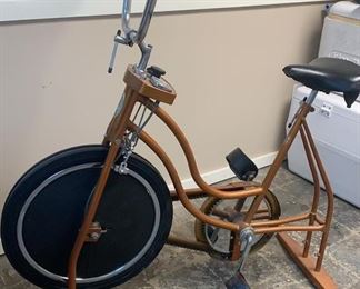 Lot 548 | VTG SCHWINN STATIONARY BICYCLE EXERCISE BIKE
