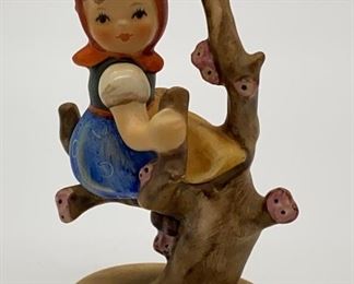 Lot 556 | HUMMEL APPLE TREE GIRL 4IN GERMANY
