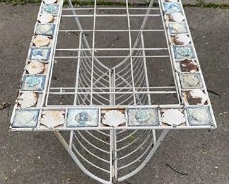 Lot 567 | VINTAGE SEA SHELL FOLDING METAL MAGAZINE SIDE
