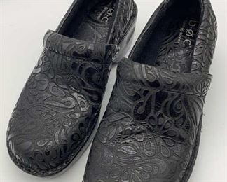 Lot 664 | B.O.C. CLOG SHOES WOMEN’S SIZE 7 LEATHER
