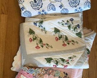 Lot 665 | LARGE QUILT PATCHWORK COLLECTION
