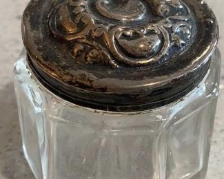 Lot 677 | ANTIQUE GLASS DRESSER JAR
