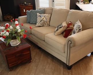 Neutral texture, 6 attached cushion sofa