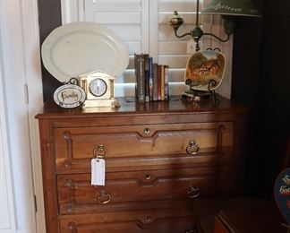 Oak, 3 drawer chest of drawers