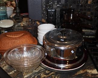 Many, clean cooking pieces