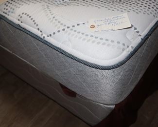 Sealy Queen size mattress & box springs, like new