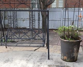 Nice metal swing and stand; very large pot