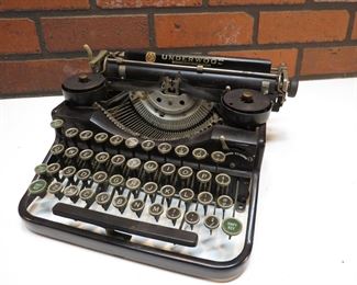 Antique Underwood Typewriter - Works GREAT