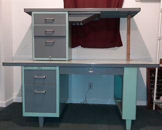 Globe-Wernicke Tanker Desk 