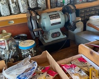 Delta 8' bench grinder
