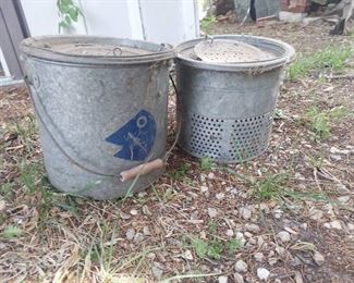 2 minnow buckets