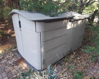 Rubbermaid Shed