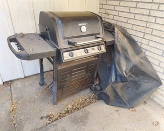 Brinkman Grill with Tank - Has Broken Wheel