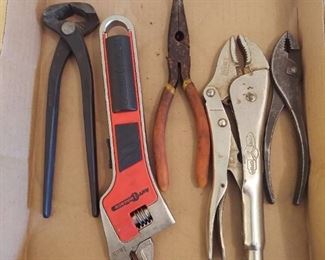 Pliers, adjustable wrench