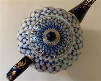 Lomonosov Russian porcelain teapot