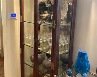 Henredon "Scene One" display cabinet - EXCELLENT!