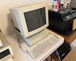 Vintage Macintosh IIsi Computer w/ original boxes