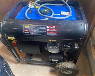 DuroMax Duel Fuel Hybrid Elite XP13000EH - USED ONCE!