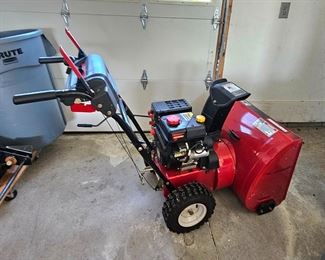 1 of 4 pictures - Craftsman 24" Walk Behind Snowblower with Electric Start.