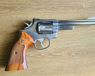 Next 12 pictures - Smith & Wesson 357 Magnum model 66-2 with 6" barrel