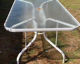 Patio table in very good condition.