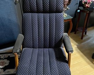 Upholstered office chair