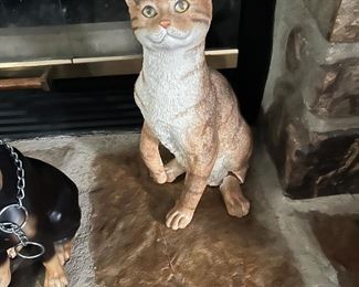 Cat figurine 