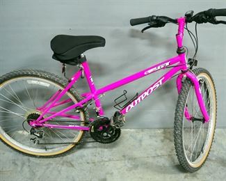 GT Outpost 26" Woman's 21-Speed Mountain Bike With Bottle Holder