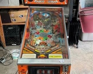 WILLIAMS BAD CATS PINBALL MACHINE