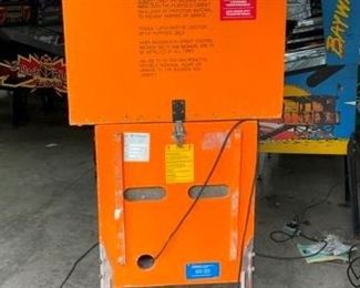 BACKVIEW PINBALL MACHINE