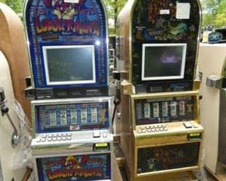 4 IGT SLOT MACHINES