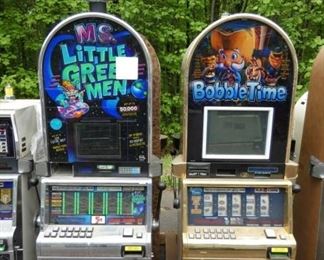 4 IGT SLOT MACHINES