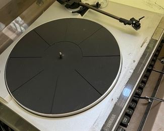 Yamaha turntable record player