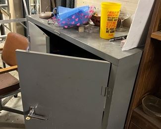 metal files cabinet
