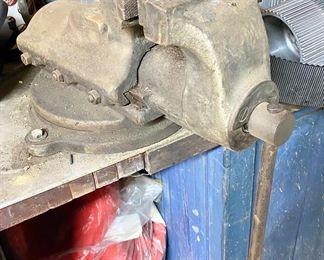 Old Large Vice