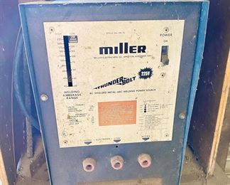 Miller Arc Welding Power Source Thunder Bolt 225V