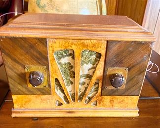 Vintage Radio with tubes.