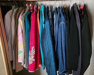 Women's jackets; most are size XL or Chico's size 3.