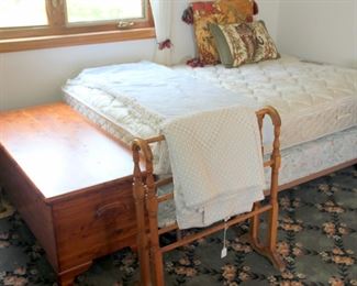 Cedar Chest, Quilt Rack