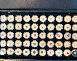 Collection of semi-precious stones to be sold as a lot. 