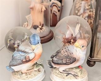 Vintage porcelain Lefton                                                          
Hand-painted   Eastern Bluebird and Snow Bird