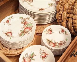 Johnson Brothers Harvest Time dinnerware